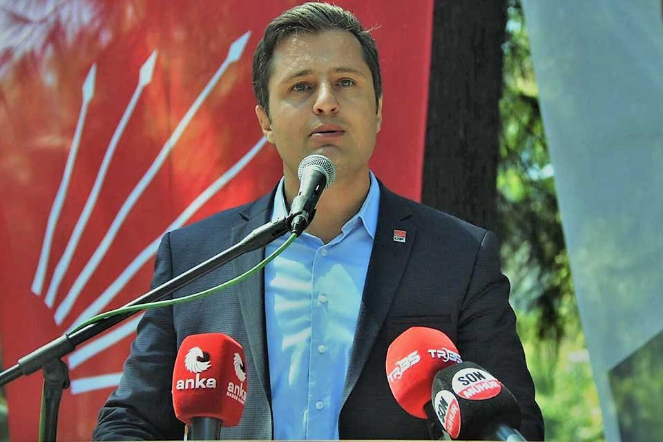 Cumhuriyet Halk Partisi (CHP) İzmir İl Başkanı Deniz Y&uuml;cel, yayınladığı
