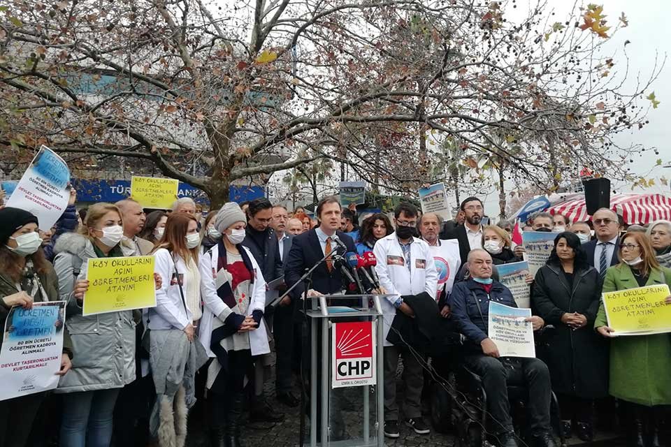 CHP İzmir ataması yapılmayan &ouml;ğretmenlerin sorunlarını dile getirmek ve 'K&ouml;y