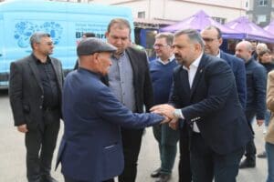 Cumhuriyet Halk Partisi İzmir İl Başkanı Şenol Aslanoğlu, il y&ouml;netim
