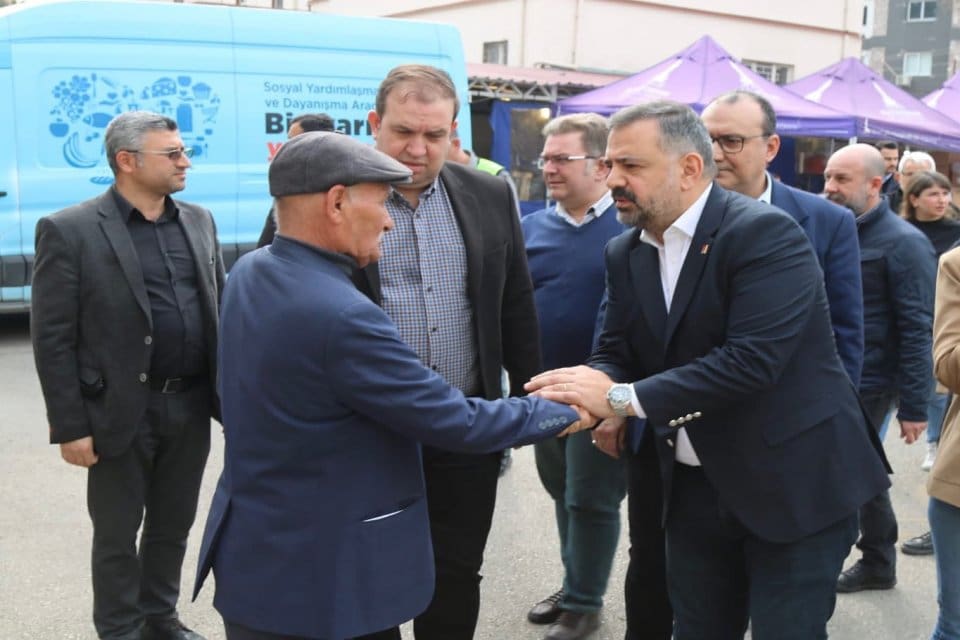 Cumhuriyet Halk Partisi İzmir İl Başkanı Şenol Aslanoğlu, il y&ouml;netim