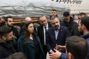 CHP İzmir İl Başkanı Aslanoğlu,&nbsp; &ldquo;Yaraların sarılması i&ccedil;in tam kadro