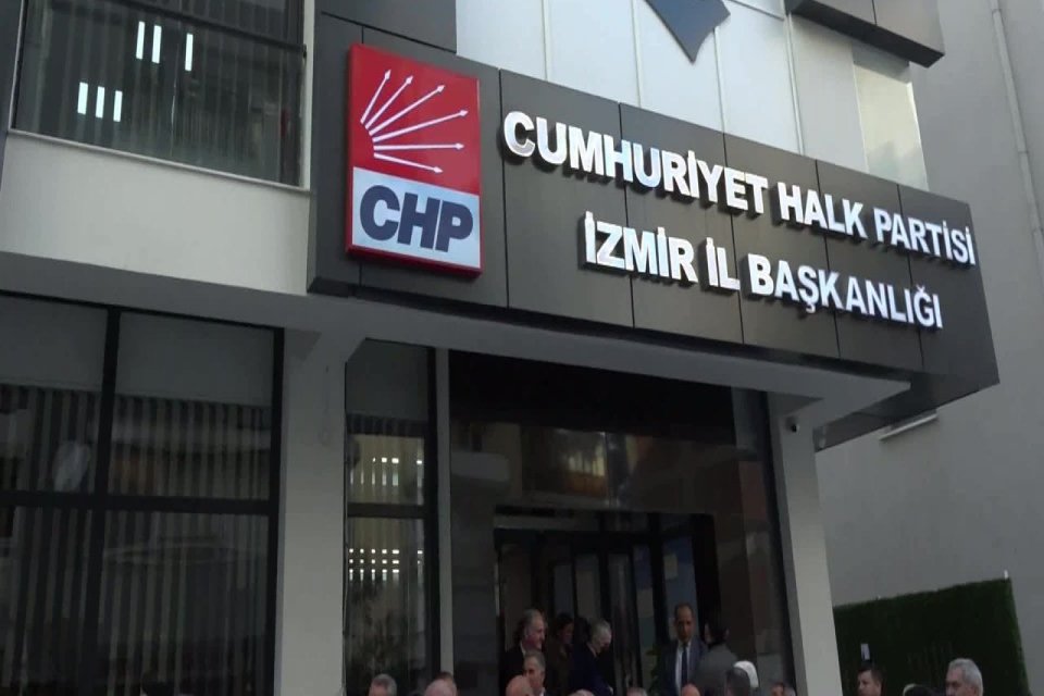 Görevinden milletvekilliği aday adaylığı için istifa etmesine kesin gözüyle bakılan