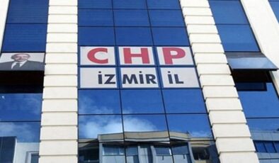 CHP İzmir'de deprem!  O ilçe başkanı görevden alındı