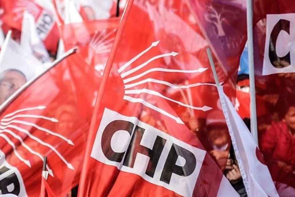 CHP İzmir’de deprem yaşandı. CHP Dilkili İlçe Başkanı Hasan Altıparmak