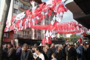 Cumhuriyet Halk Partisi (CHP) se&ccedil;im startını Kiraz&rsquo;dan verdi. Kiraz&rsquo;da se&ccedil;im