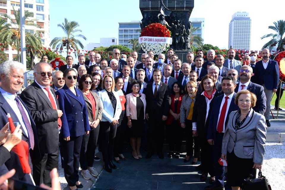 Cumhuriyet Halk Partisi (CHP) İzmir İl &Ouml;rg&uuml;t&uuml; Cumhuriyet'in kuruluşunun 98'inci