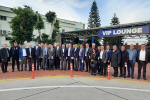 CHP Genel Başkanı Kılı&ccedil;daroğlu'nun&nbsp;'Milletin Sesi' sloganıyla ger&ccedil;ekleştireceği mitinglerin&nbsp;ilkini&nbsp;Mersin'de yapıyor. Bug&uuml;n