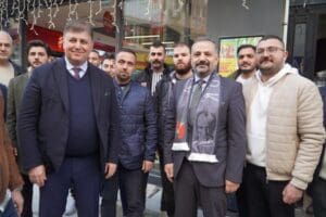 Cumhuriyet Halk Partisi İzmir İl Başkanı Şenol Aslanoğlu saha mesaisinde