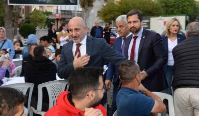 CHP İzmir depremzedelerle iftarda buluştu… Öztunç'tan iktidara: 'Sözünüzü tutun'