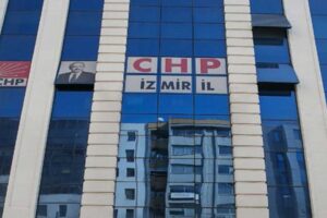CHP İzmir İl Y&ouml;netim Kurulu Deniz Y&uuml;cel'in başkanlığında toplandı. Toplantıda