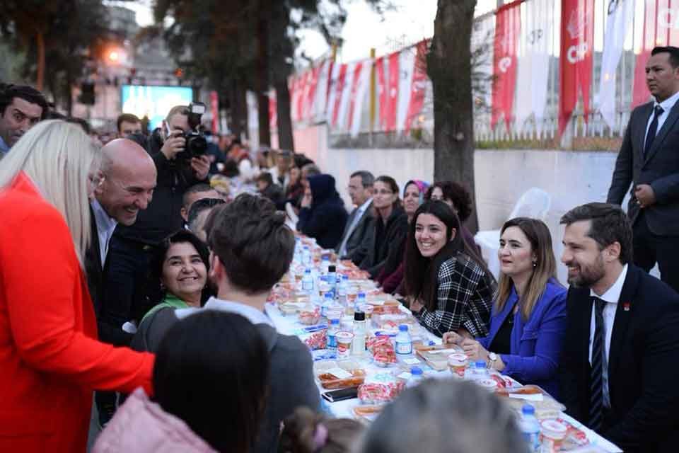 Cumhuriyet Halk Partisi İzmir İl Başkanlığı, Ramazan ayı sebebiyle Konak
