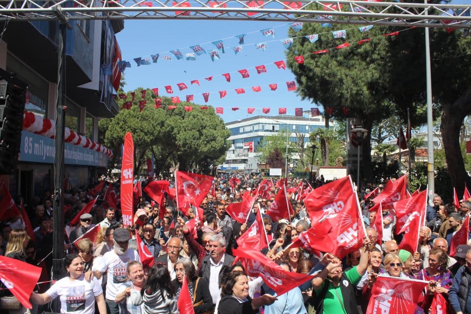 Cumhuriyet Halk Partisi (CHP) İzmir adayları ge&ccedil;tiğimiz g&uuml;nlerde Kiraz ve