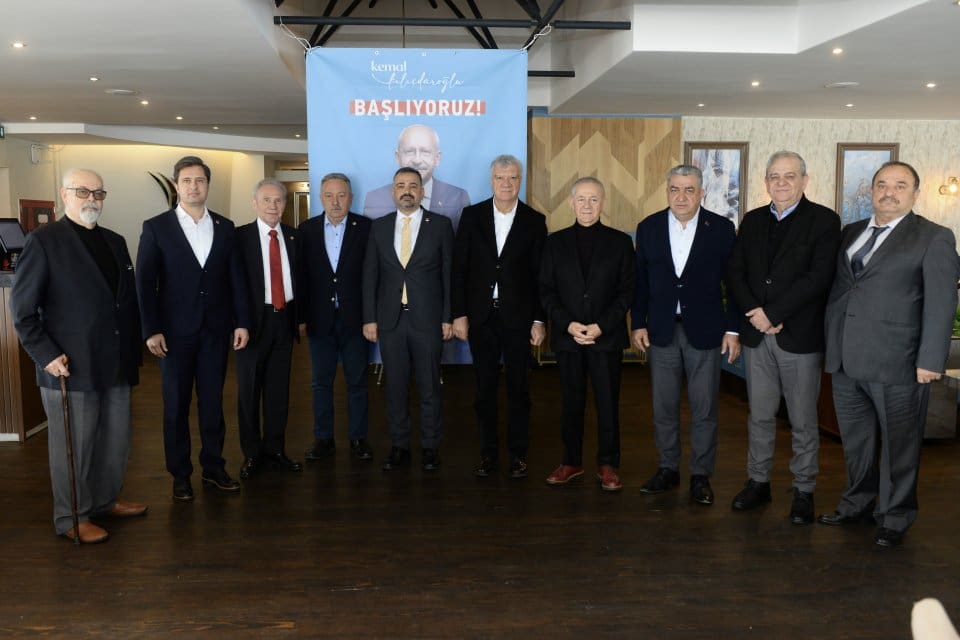 Cumhuriyet Halk Partisi İzmir İl Başkanı Şenol Aslanoğlu, yaklaşan se&ccedil;imler