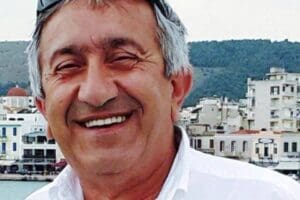 İzmir siyasetinde tanınan ve &ouml;nemli g&ouml;revler &uuml;stlenen&nbsp;CHP'li Hakkı Berks&uuml; hayatını