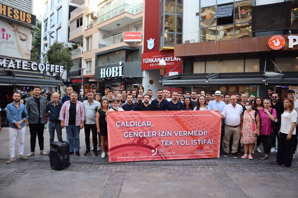 KPSS sorularının birçoğunun çalınması sonucu ÖSYM Başkanı Halis Aygün görevden