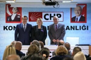CHP Konak İl&ccedil;e &ouml;rg&uuml;t&uuml; se&ccedil;im startını &ouml;rg&uuml;t&uuml;n tam kadro hazır