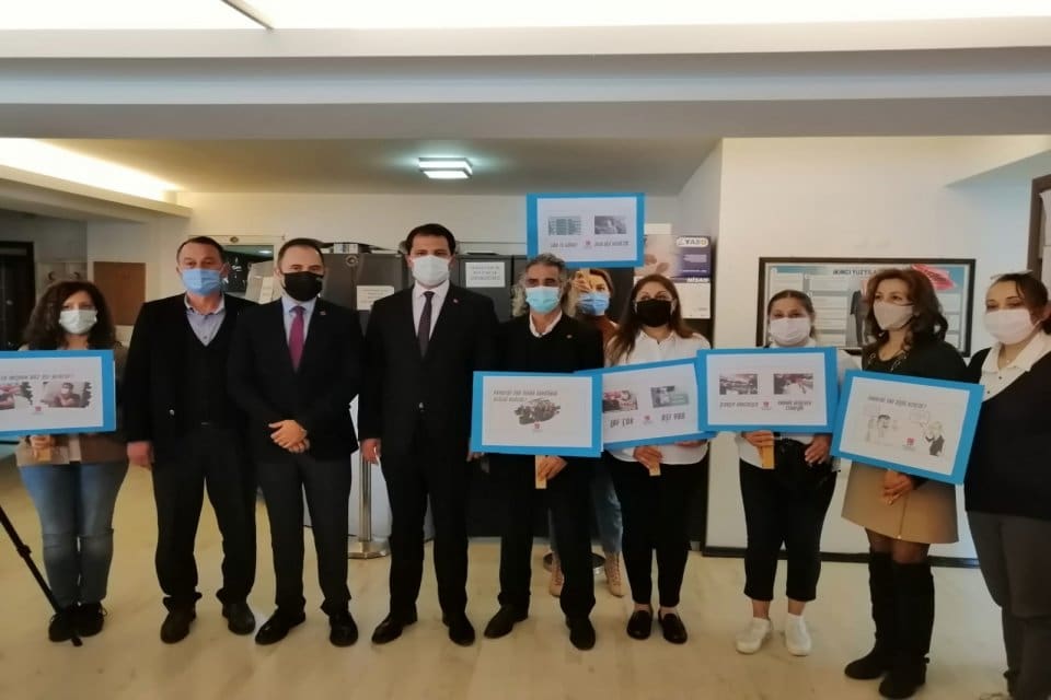 CHP Konak İl&ccedil;e Başkanlığı ve İl&ccedil;e Sağlık Komisyonu temsilcileri, basın