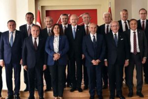 Cumhuriyet Halk Partili (CHP)  11 büyükşehir belediye başkanı akaryakıta son 7