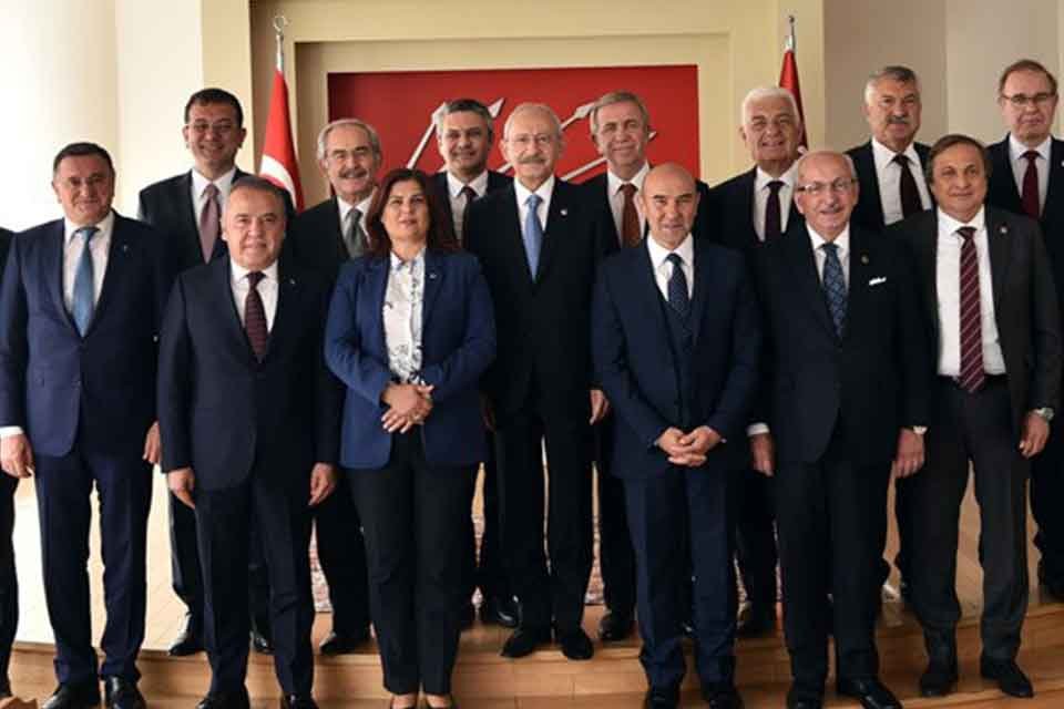 Cumhuriyet Halk Partili (CHP)  11 büyükşehir belediye başkanı akaryakıta son 7