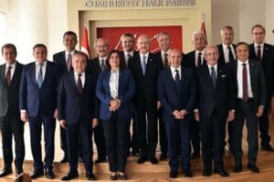 T&uuml;rkiye n&uuml;fusunun yaklaşık y&uuml;zde 50&rsquo;sinin yaşadığı kentleri y&ouml;neten 11 B&uuml;y&uuml;kşehir
