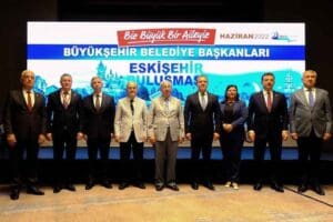 CHP&rsquo;li 11 b&uuml;y&uuml;kşehir belediye başkanı ortak bildiri yayımlayarak ekonomik krizin