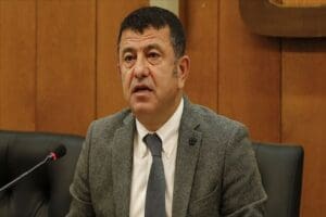 CHP Genel Başkan Yardımcısı Veli Ağbaba, bug&uuml;n yapılacak Cumhurbaşkanlığı Kabinesi