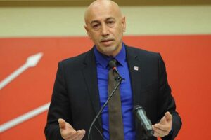 CHP İzmir eski Milletvekili&nbsp;Erdal Aks&uuml;nger, katıldığı bir televizyon programda yayına