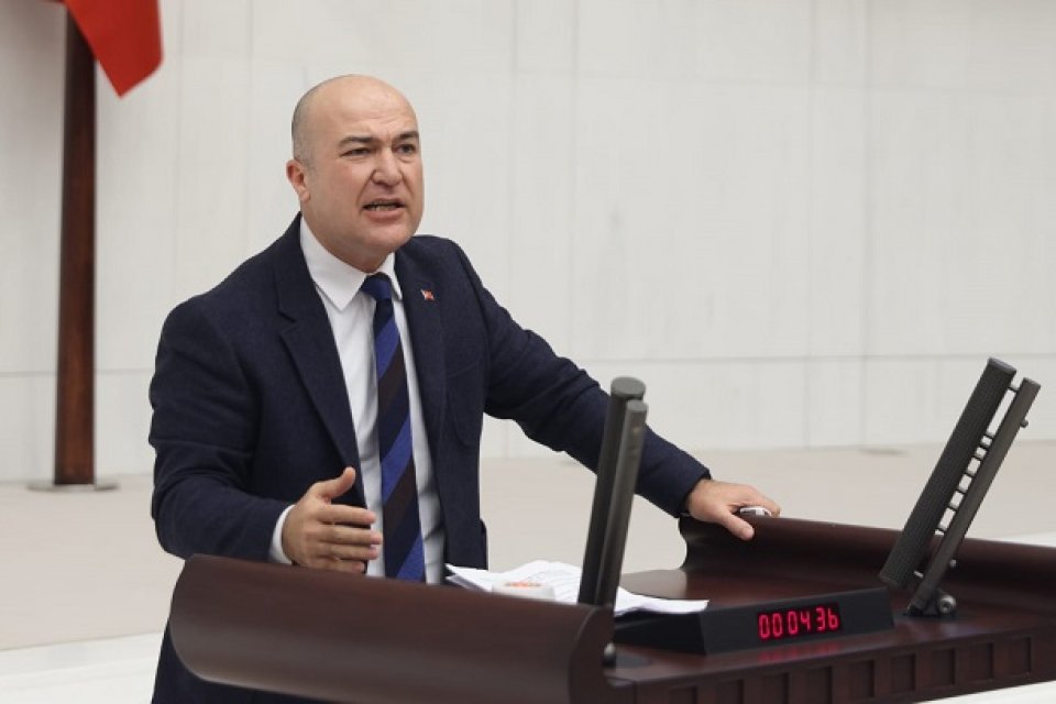 CHP’li Bakan, “Hırsızlık yapanlardan birini yakalayınca, sorumluluğu başkasına atınca ya