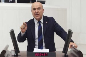 CHP İzmir Milletvekili Murat Bakan, Ağrı Diyadin&rsquo;deki afet evlerinin su,