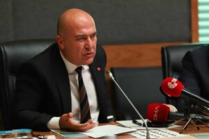 CHP İzmir Milletvekili Murat Bakan, k&ouml;m&uuml;rden &ccedil;ıkış s&uuml;recinin hızla başlatılması