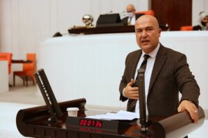 CHP İzmir Milletvekili Murat Bakan, Meclis &ccedil;alışanlarının ve parlamento muhabirlerinin