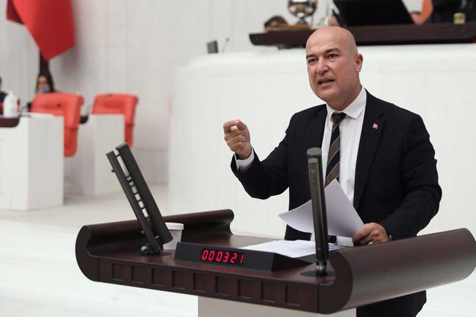 CHP İzmir Milletvekili Murat Bakan, Dokuz Eyl&uuml;l &Uuml;niversitesi&rsquo;nin G&uuml;zel Sanatlar