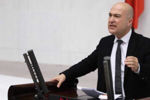 CHP İzmir Milletvekili Murat Bakan,&nbsp;Greenpeace&rsquo;in Adana&rsquo;daki yasa dışı plastik d&ouml;k&uuml;m