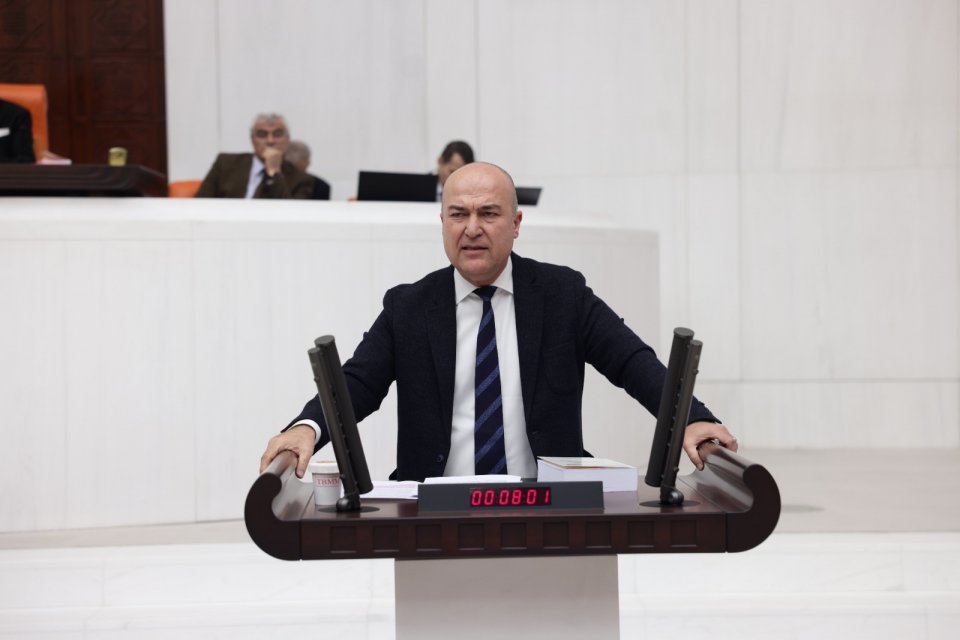 &Ccedil;evre Komisyonu CHP S&ouml;zc&uuml;s&uuml; İzmir Milletvekili Murat Bakan, Meclis Genel