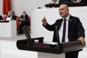 Maarif Vakfı ile ilgili konuşan CHP İzmir Milletvekili Murat Bakan,