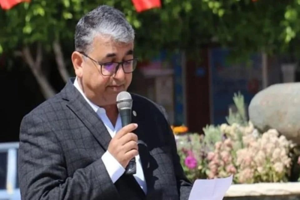 Antalyada, CHP Gazipaşa İl&ccedil;e Başkanı Yavuz Demir'i restoran &ouml;n&uuml;nde sopalarla
