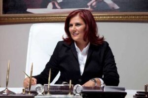 Aydın&rsquo;da iki kişi, belediye &ccedil;alışanının kimlik bilgilerini kullanıp savcıya ve