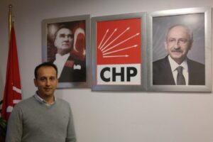 CHP Urla İl&ccedil;e Başkanı Hakan &Ouml;zbadur, Covid-19 testinin pozitif &ccedil;ıktığını