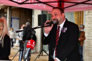 ​Covid-19 sebebiyle bir s&uuml;redir tedavi g&ouml;rd&uuml;ğ&uuml; hastanede yaşama g&ouml;zlerini yuman