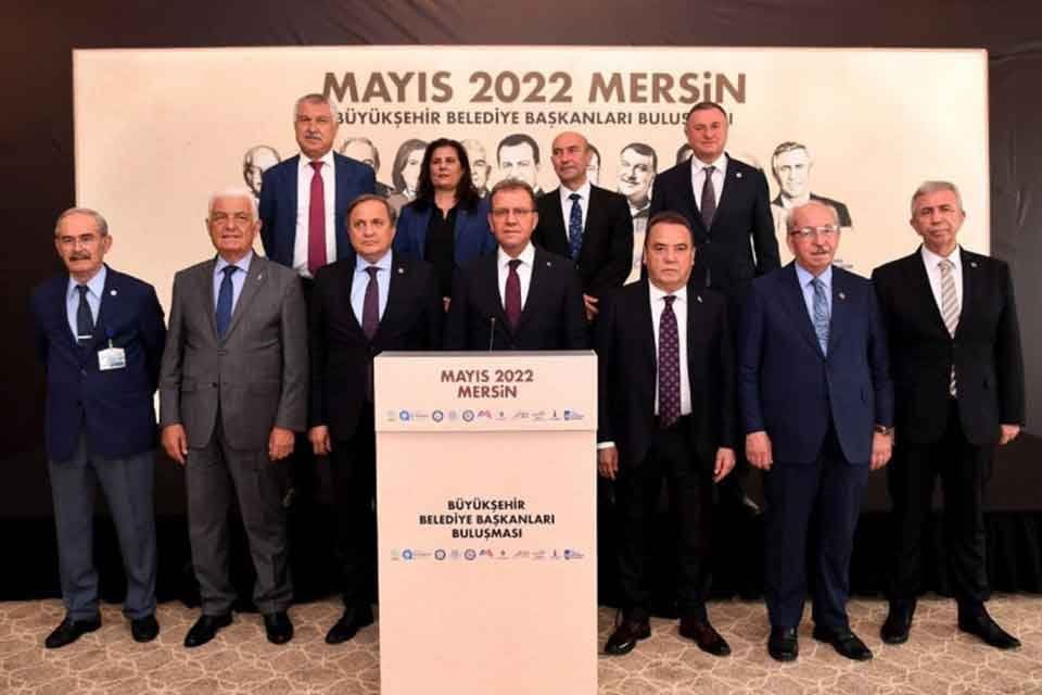 CHP'li B&uuml;y&uuml;kşehir Belediye Başkanları, Mersin'deki buluşmanın ardından ortak deklarasyon yayımladı.