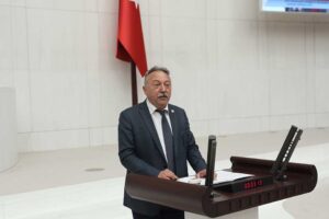 CHP İzmir Milletvekili Tacettin Bayır; mesleklerinin gelişmesi krizin emek yanlısı