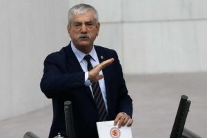 Geçtiğimiz günlerde İzmir Seyyar Satıcılar Derneği’ni ziyaret eden CHP İzmir