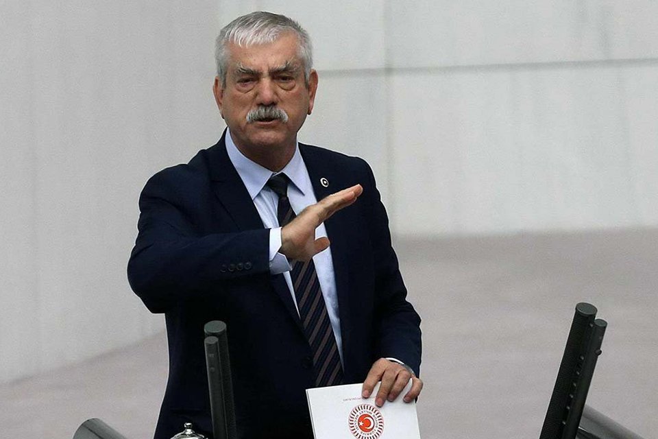 Geçtiğimiz günlerde İzmir Seyyar Satıcılar Derneği’ni ziyaret eden CHP İzmir