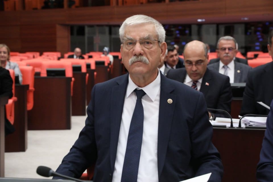 CHP İzmir Milletvekili Kani Beko, se&ccedil;imler yaklaşırken &lsquo;ırk&ccedil;ılık&rsquo; s&ouml;ylemlerinin artmasından