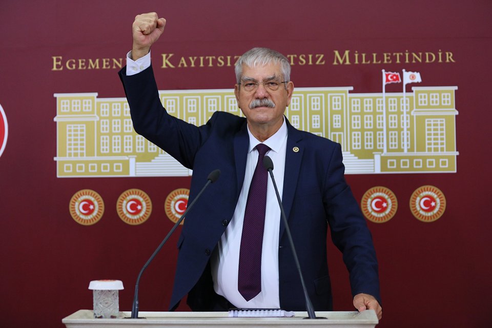 CHP İzmir Milletvekili Kani Beko, Çevre ve Şehircilik Bakanı'na İzmir