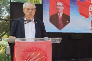 CHP İzmir Milletvekili Kani Beko, İzmir'in d&ouml;rd&uuml;nc&uuml;s&uuml;ne ev sahipliği yaptığı