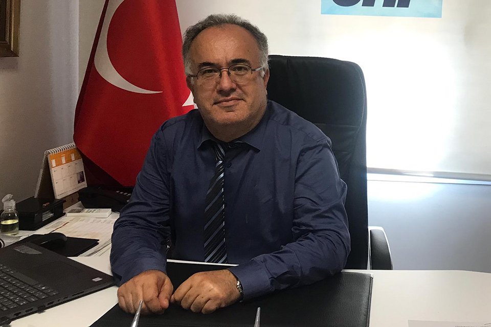 CHP Güzelbahçe İlçe Başkanı Çağlayan Bilgen, dünyanın en büyük gazeteci