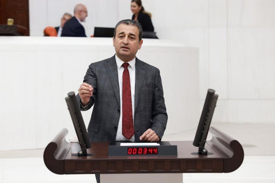 CHP Milletvekili Burhanettin Bulut, ila&ccedil; avro kurunun g&uuml;ncellenmesinin ge&ccedil;ici olarak