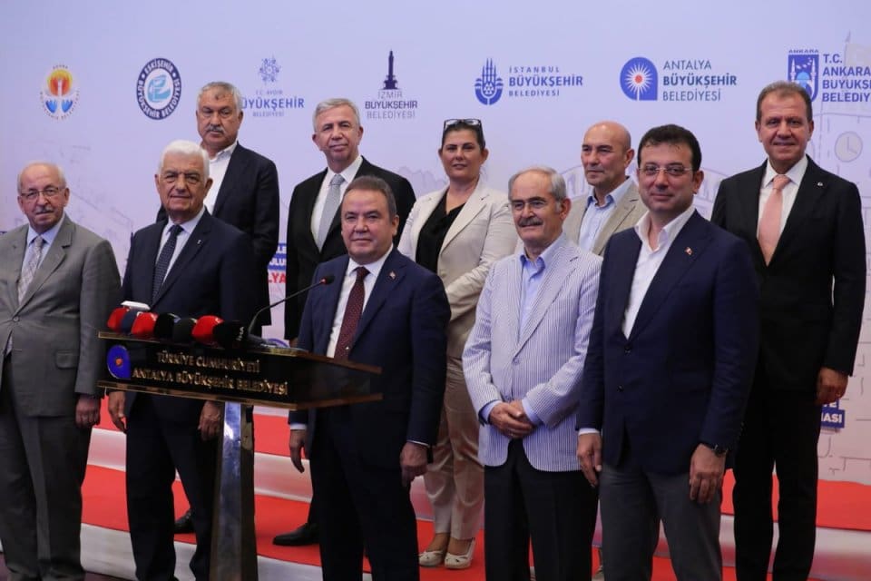 CHP'li Belediye başkanları cumartesi g&uuml;n&uuml;&nbsp;(yarın) Ankara B&uuml;y&uuml;kşehir Belediye Başkanı Mansur