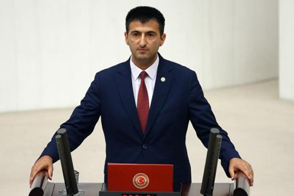 CHP İzmir Milletvekili Mehmet Ali Çelebi, Menemen Belediye Başkanı Serdar
